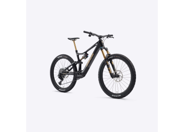 Diagonalaufnahme des E-Mountainbikes amflow Carbon PL pro 800